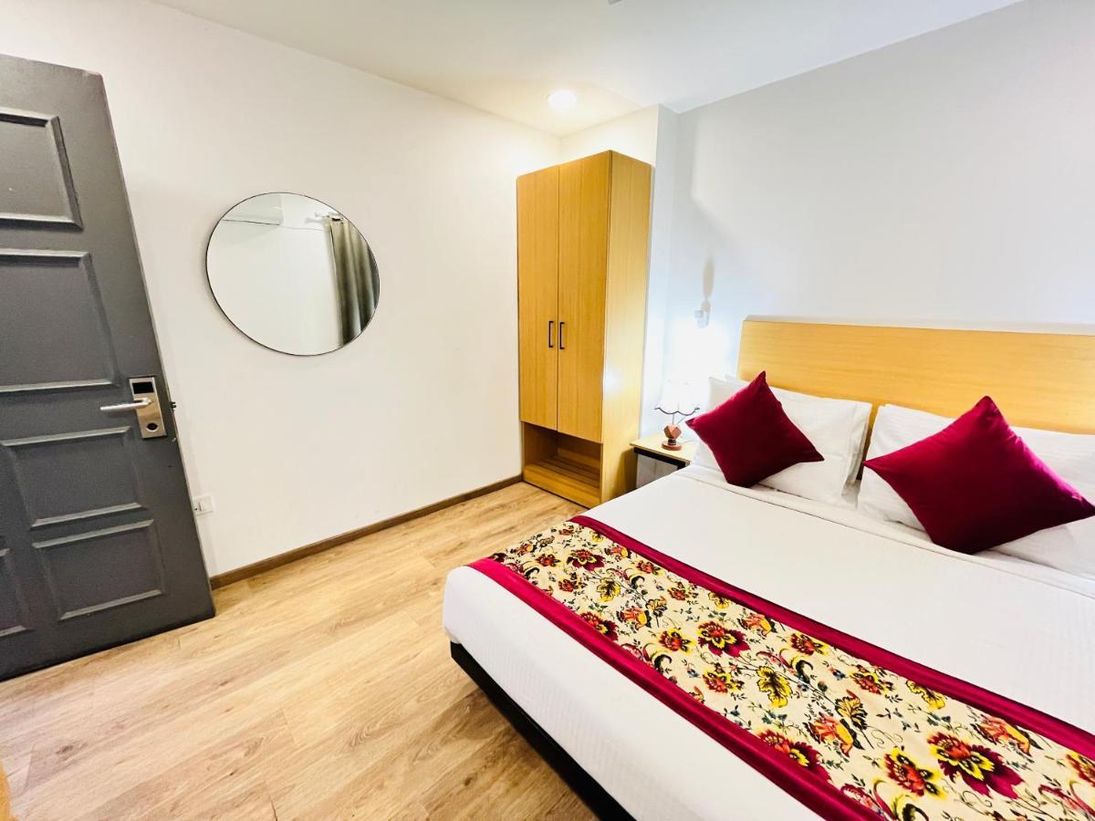Hotel Qotel La Serene Gagan Vihar New Delhi
