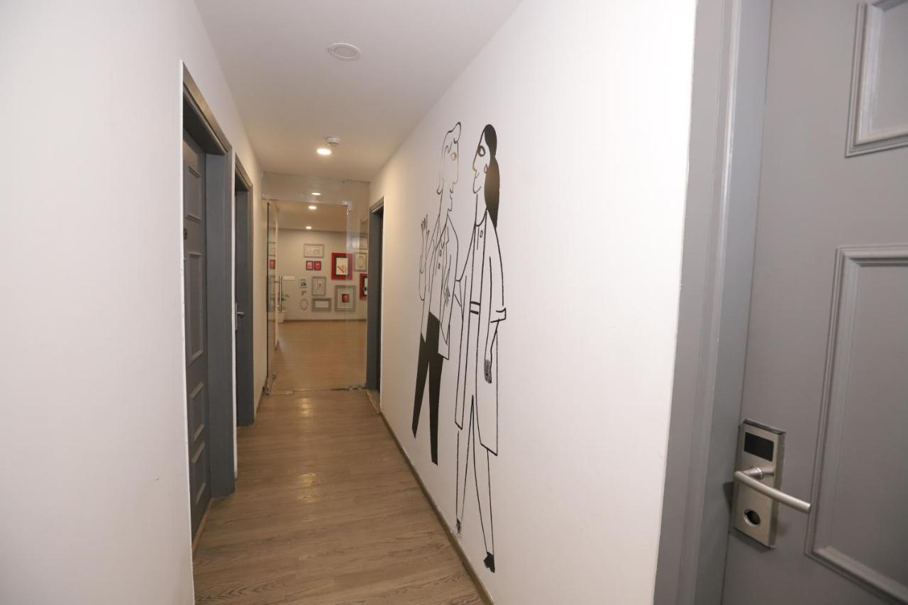 Qotel La Serene Gagan Vihar Hotel