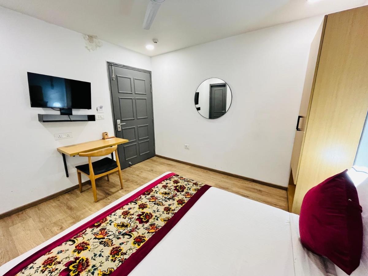 Qotel La Serene Gagan Vihar Hotel 3*