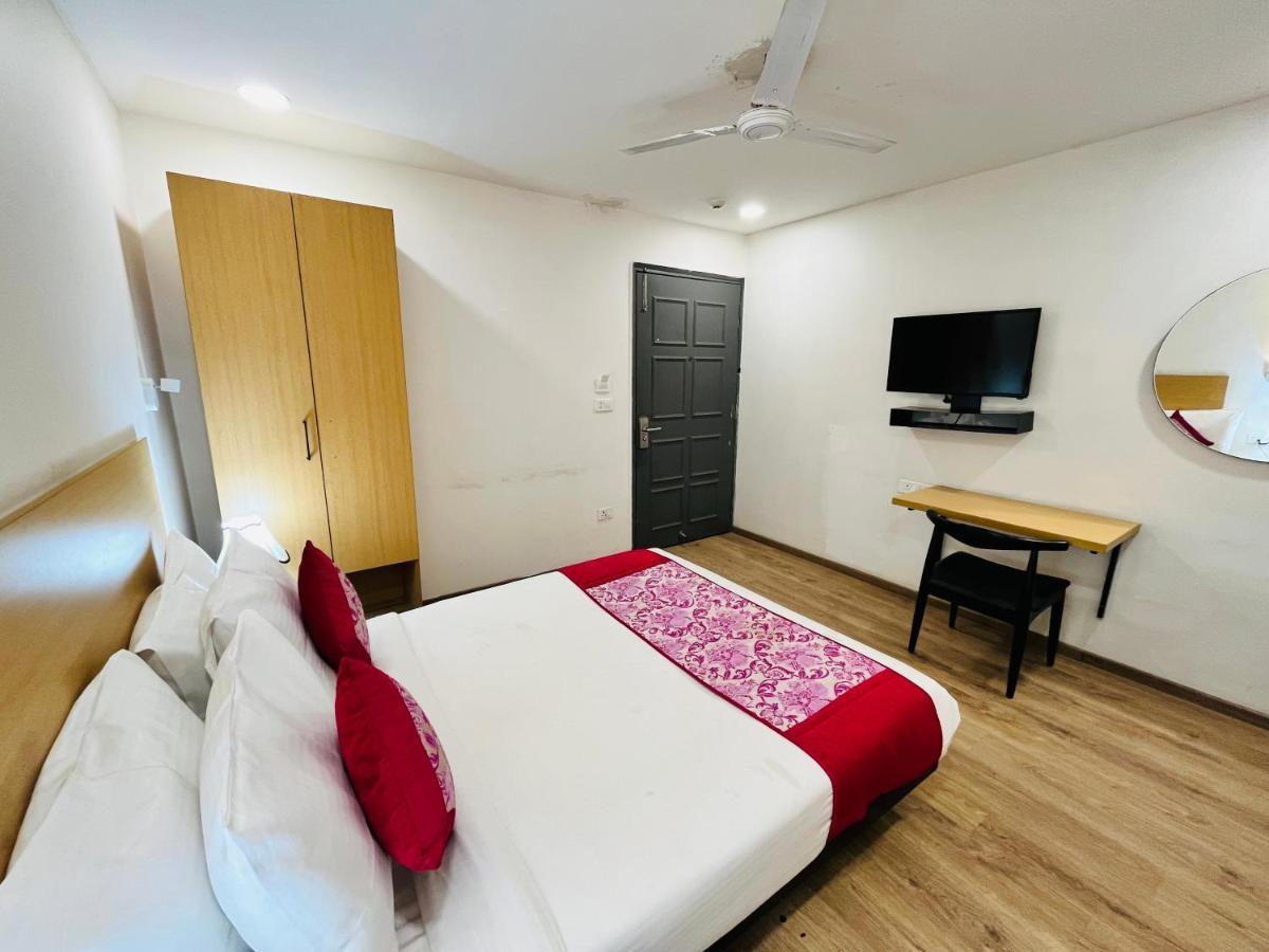 Qotel La Serene Gagan Vihar 3* New Delhi