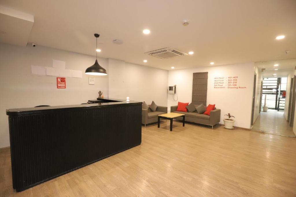 Qotel La Serene Gagan Vihar New Delhi