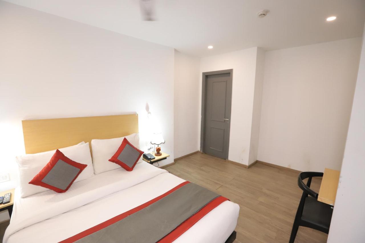 Qotel La Serene Gagan Vihar Hotel 3*