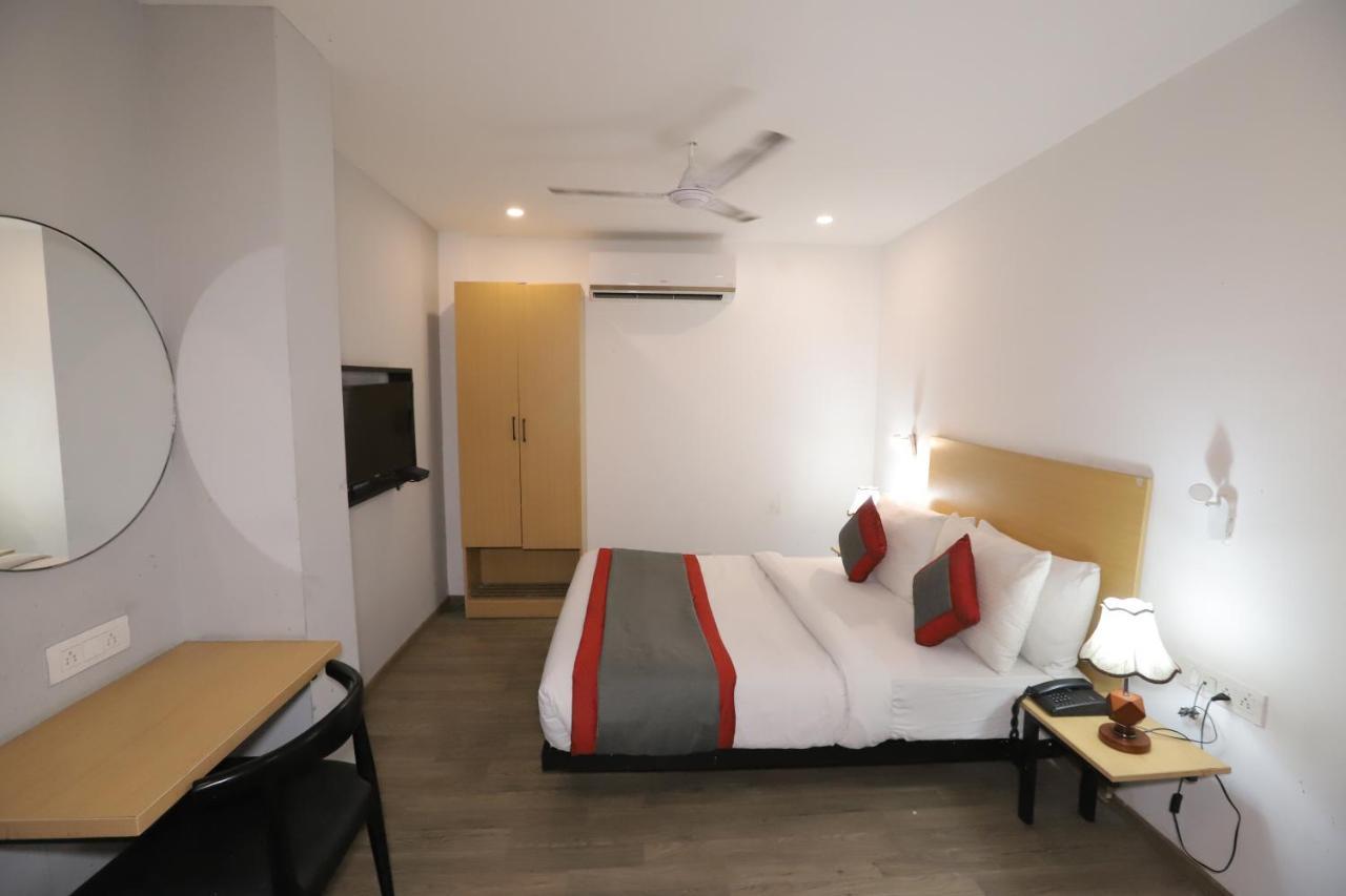 Qotel La Serene Gagan Vihar